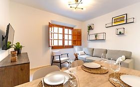 Charming 2 Bedroom Apartment At San Marcos Plaza By Ocityzen